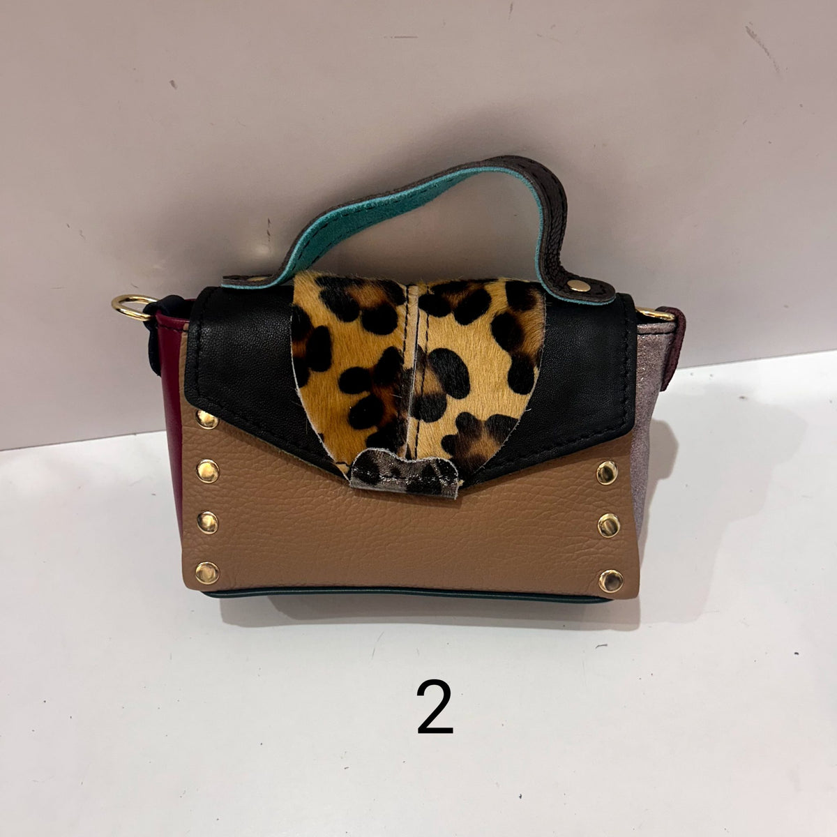 Bolsos minimalistas animal print